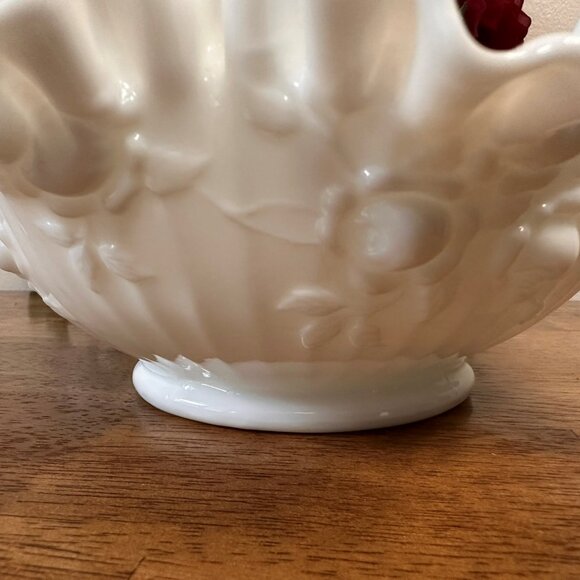 Fenton Milk Glass Cabbage Rose Basket‎ Vintage White Ruffled Edge Handle Wedding - Picture 3 of 5